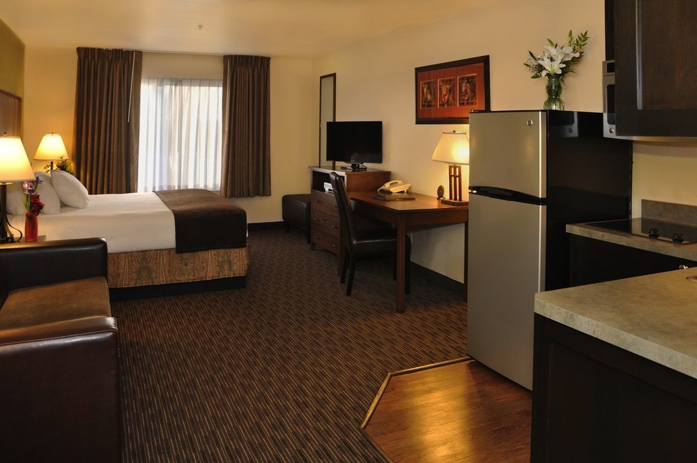 Oxford Suites Гермістон Екстер'єр фото
