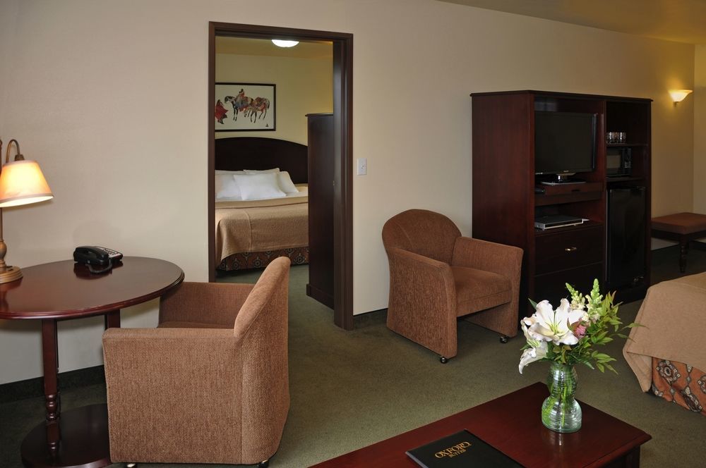 Oxford Suites Гермістон Екстер'єр фото