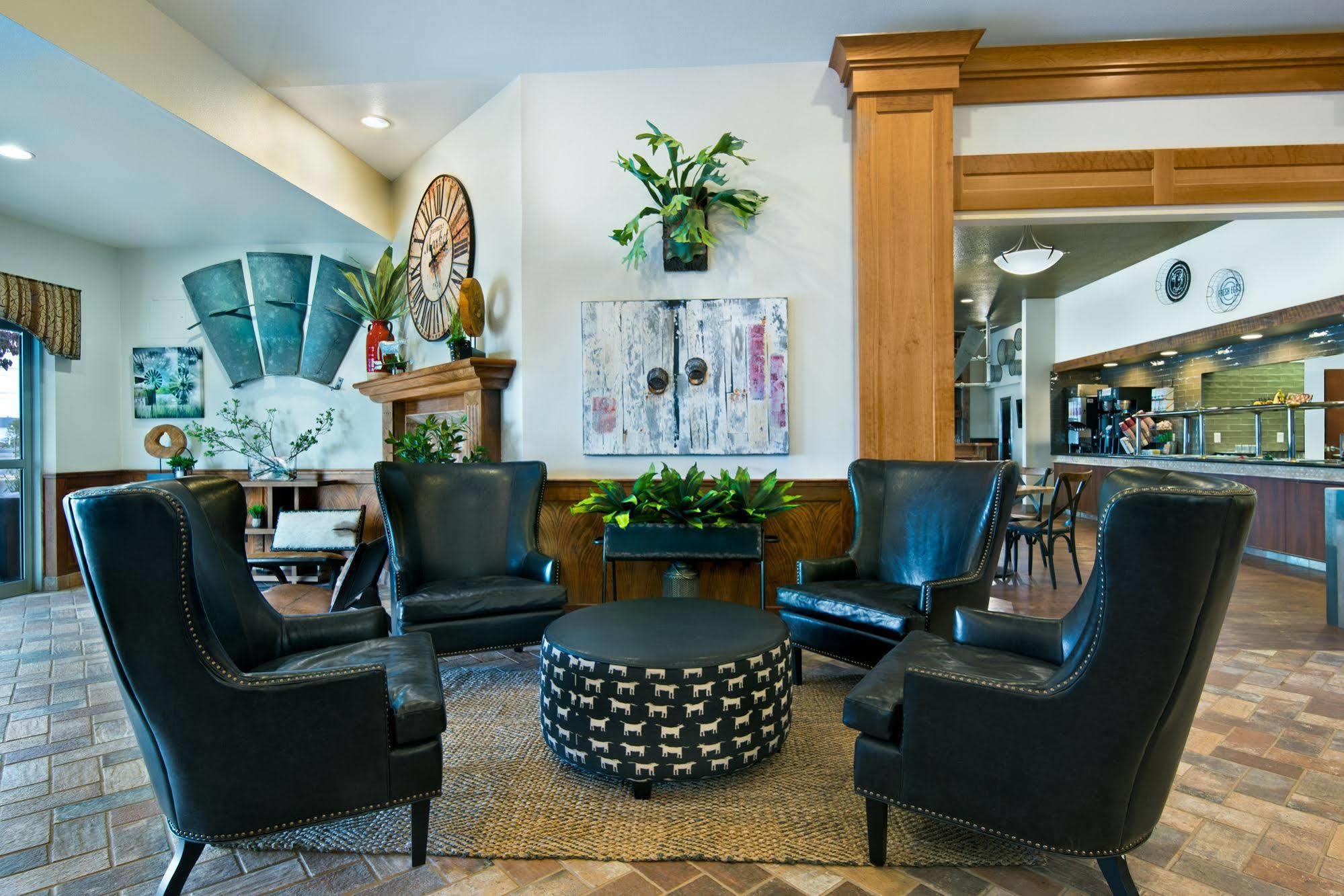 Oxford Suites Гермістон Екстер'єр фото